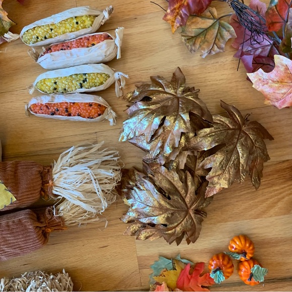 Bundle of fall scarecrow & garland decor - Picture 8 of 14